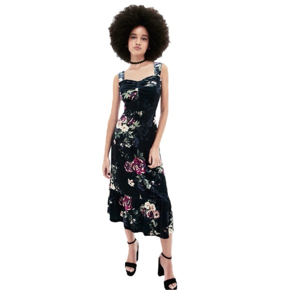 Betsey Johnson Dresses & Skirts - NEW Betsey Johnson Lisbeth Maxi Dark Floral Velvet Dress Black Pink Medium